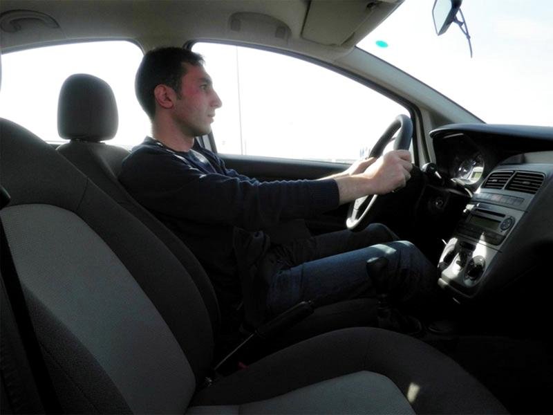 Fiat Linea Active Plus 1.3 Multijet (11)